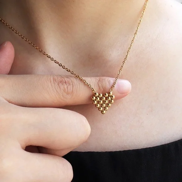 18k Gold Plated Heart Choker Pendant Necklace - Picture 4 of 8